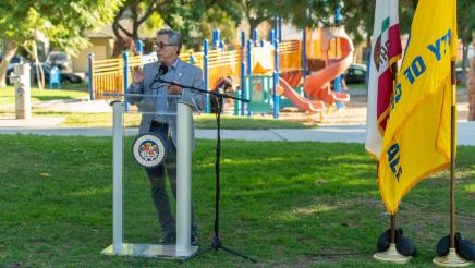 Glendale Mayor Dan Brotman speaks at check presentation for Fremont Park.