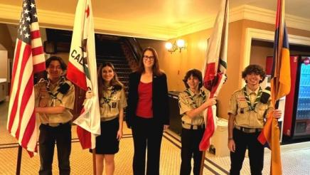 Assemblymember Friedman poses with scouts in Capitol