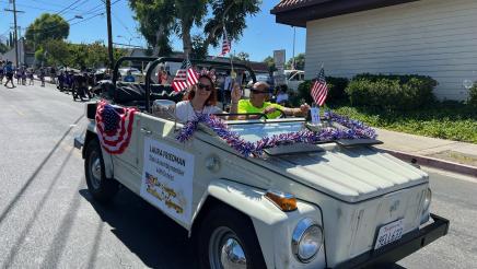 Assemblymember Laura Friedman in 4th of July parade