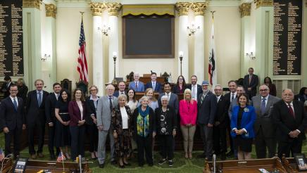 Yom Hashoah Group Photo on the floor